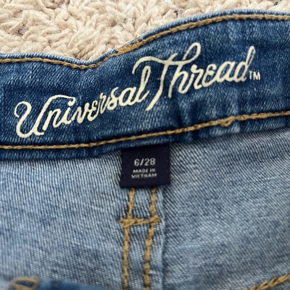 Universal Thread women’s size 6 shorts in perfect condition! - Picture 3 of 3